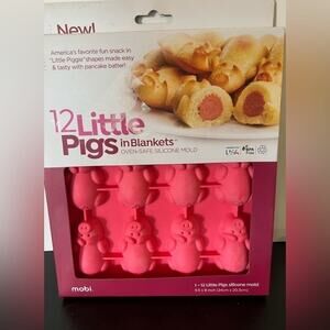 MOBI “PIGS IN A BLANKET” SILICONE MOLD MINT